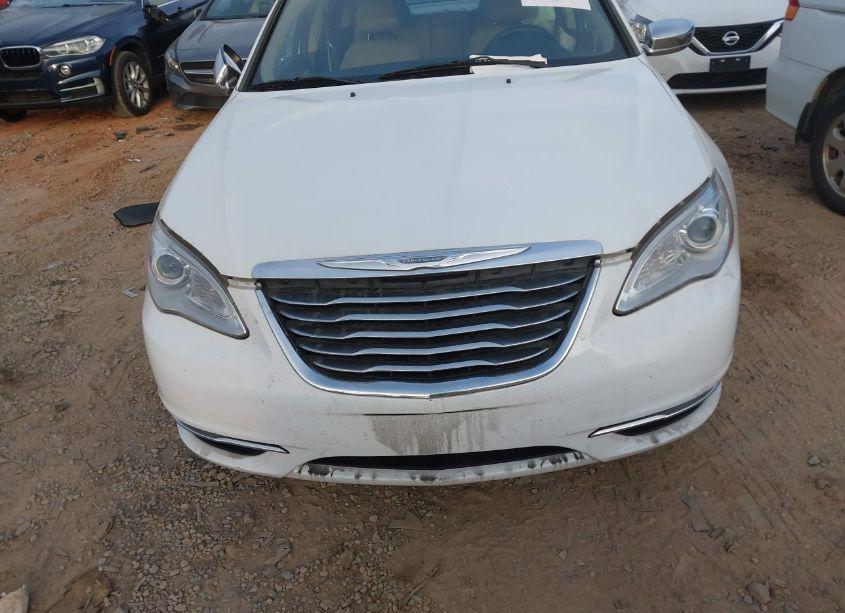 Photo 11 of 2013 Chrysler 200 LIMITED (VIN 1C3CCBCG1DN528877)