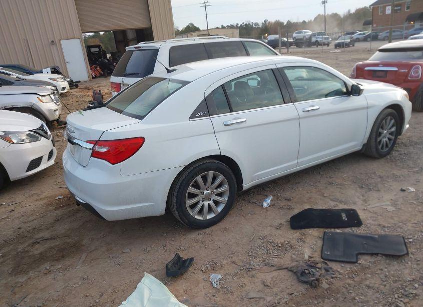 Photo 4 of 2013 Chrysler 200 LIMITED (VIN 1C3CCBCG1DN528877)