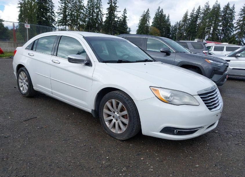 2013 Chrysler 200 LIMITED (VIN 1C3CCBCG1DN607630) main photo