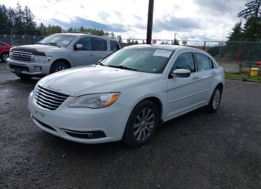 Photo 2 of 2013 Chrysler 200 LIMITED (VIN 1C3CCBCG1DN607630)