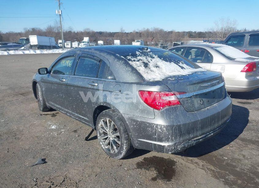 Photo 3 of 2013 Chrysler 200 LIMITED (VIN 1C3CCBCG1DN654916)