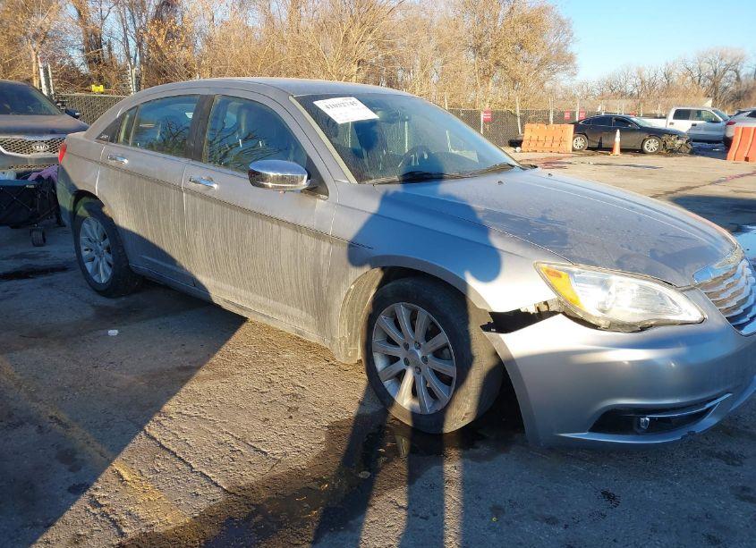 2013 Chrysler 200 LIMITED (VIN 1C3CCBCG1DN712250) main photo