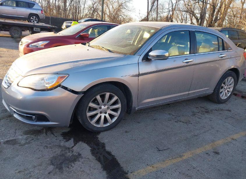 Photo 2 of 2013 Chrysler 200 LIMITED (VIN 1C3CCBCG1DN712250)