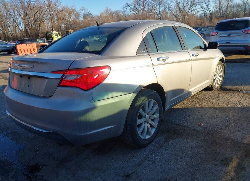 Photo 4 of 2013 Chrysler 200 LIMITED (VIN 1C3CCBCG1DN712250)