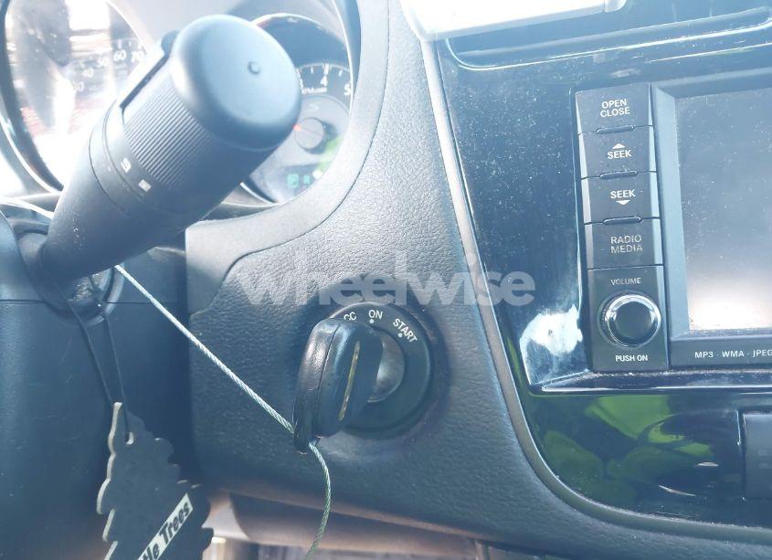 Photo 11 of 2013 Chrysler 200 LIMITED (VIN 1C3CCBCG1DN755096)