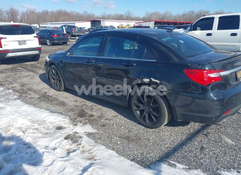 Photo 3 of 2013 Chrysler 200 LIMITED (VIN 1C3CCBCG1DN755096)