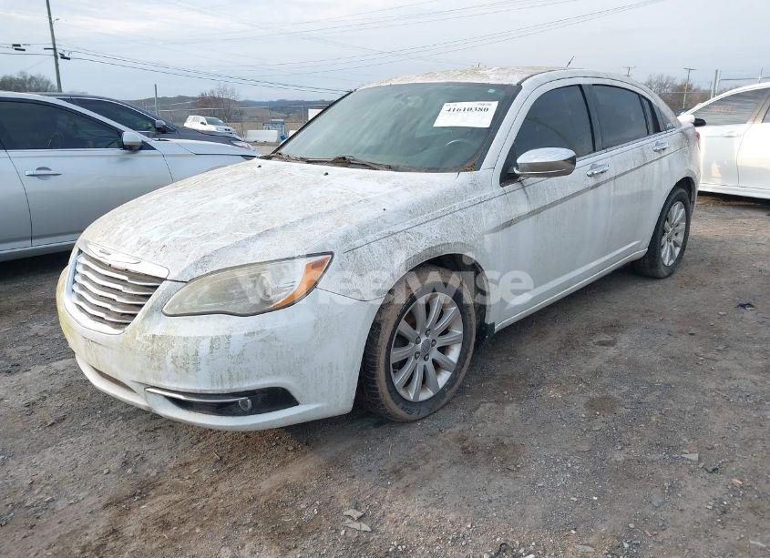 Photo 2 of 2014 Chrysler 200 LIMITED (VIN 1C3CCBCG1EN159097)