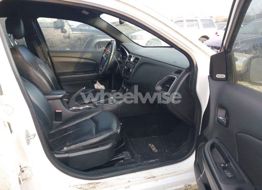 Photo 5 of 2014 Chrysler 200 LIMITED (VIN 1C3CCBCG1EN159097)