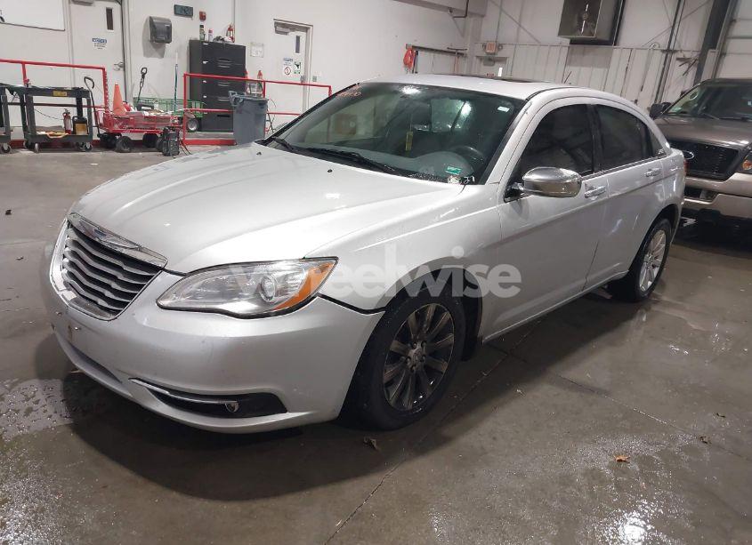 Photo 2 of 2012 Chrysler 200 LIMITED (VIN 1C3CCBCG2CN113212)