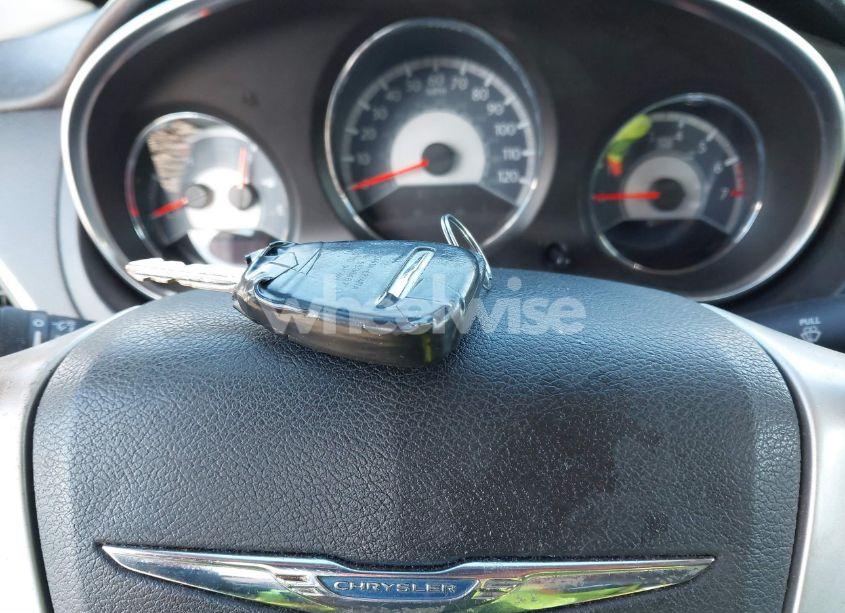 Photo 11 of 2013 Chrysler 200 LIMITED (VIN 1C3CCBCG2DN510176)