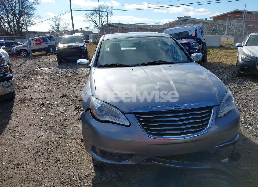 Photo 12 of 2013 Chrysler 200 LIMITED (VIN 1C3CCBCG2DN510176)