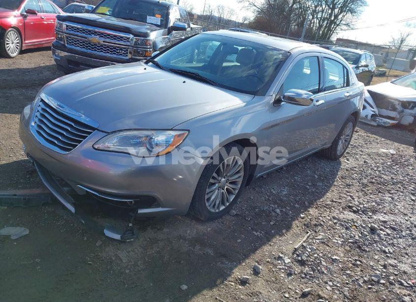 Photo 2 of 2013 Chrysler 200 LIMITED (VIN 1C3CCBCG2DN510176)