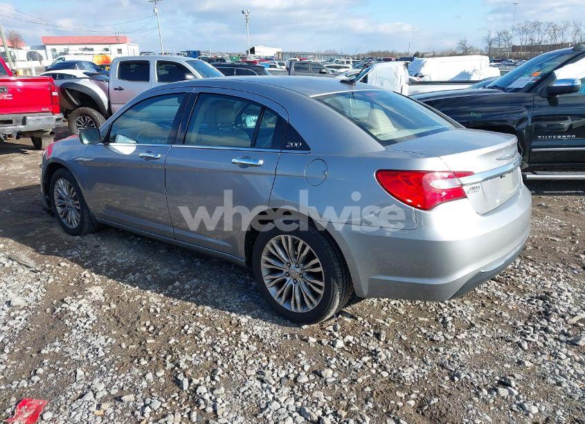 Photo 3 of 2013 Chrysler 200 LIMITED (VIN 1C3CCBCG2DN510176)