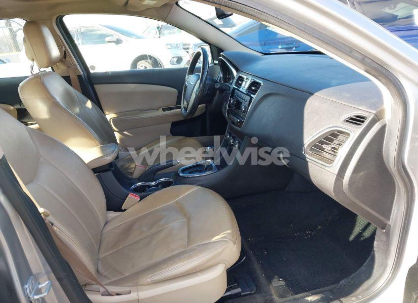 Photo 5 of 2013 Chrysler 200 LIMITED (VIN 1C3CCBCG2DN510176)