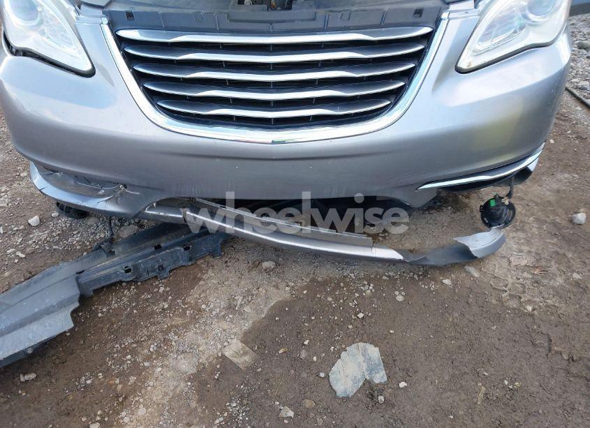 Photo 6 of 2013 Chrysler 200 LIMITED (VIN 1C3CCBCG2DN510176)