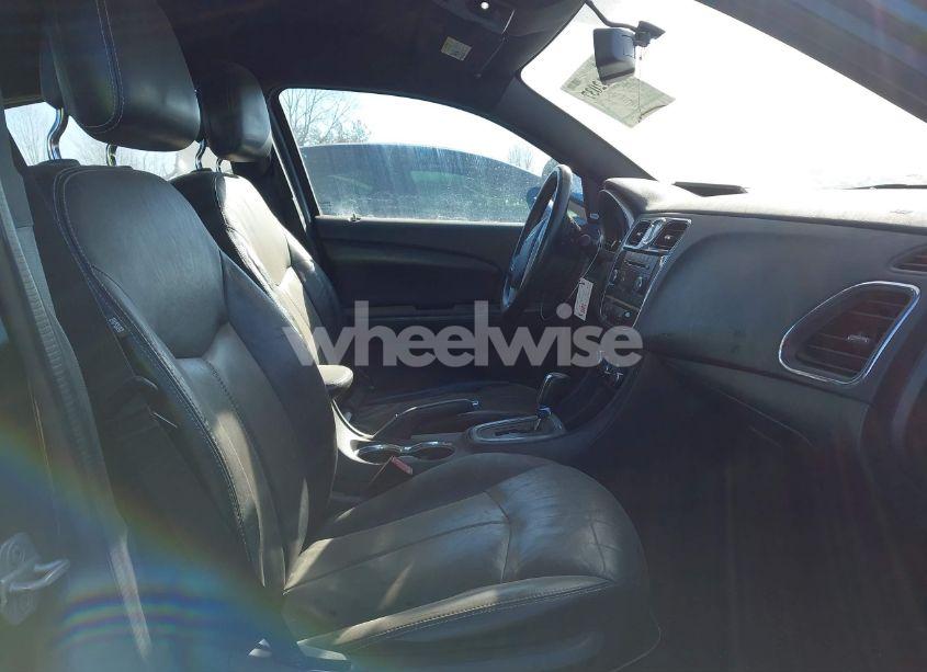 Photo 5 of 2013 Chrysler 200 LIMITED (VIN 1C3CCBCG2DN514048)