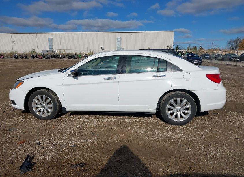 Photo 14 of 2013 Chrysler 200 LIMITED (VIN 1C3CCBCG2DN526099)