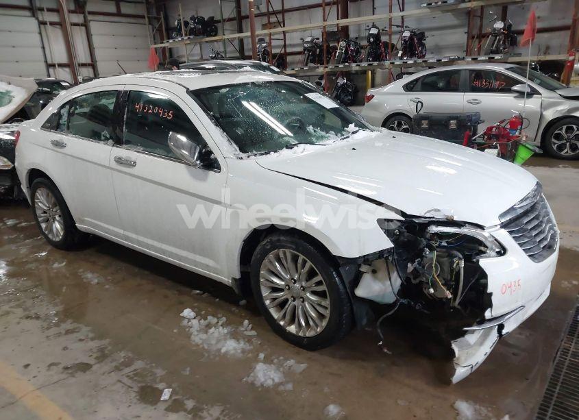 2013 Chrysler 200 LIMITED (VIN 1C3CCBCG2DN684765) main photo