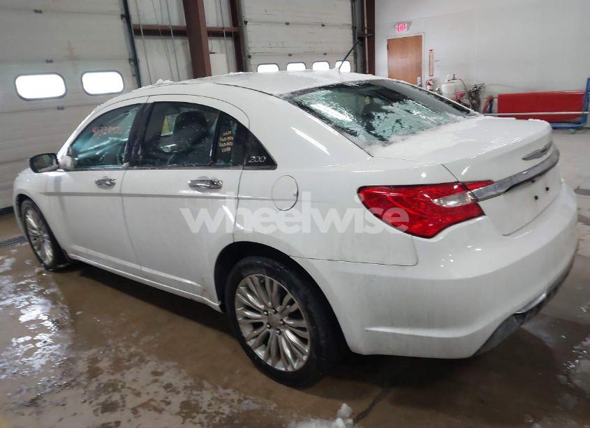 Photo 3 of 2013 Chrysler 200 LIMITED (VIN 1C3CCBCG2DN684765)