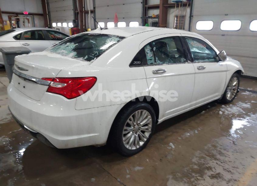 Photo 4 of 2013 Chrysler 200 LIMITED (VIN 1C3CCBCG2DN684765)