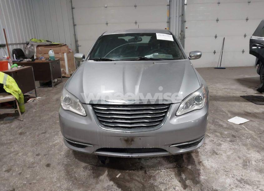 Photo 12 of 2013 Chrysler 200 LIMITED (VIN 1C3CCBCG2DN738209)
