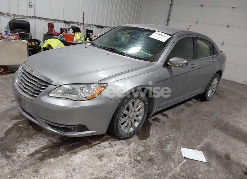 Photo 2 of 2013 Chrysler 200 LIMITED (VIN 1C3CCBCG2DN738209)