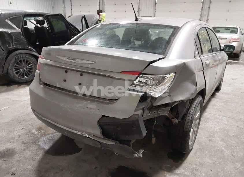 Photo 6 of 2013 Chrysler 200 LIMITED (VIN 1C3CCBCG2DN738209)