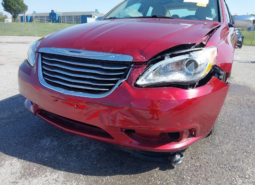 Photo 6 of 2014 Chrysler 200 LIMITED (VIN 1C3CCBCG2EN134323)