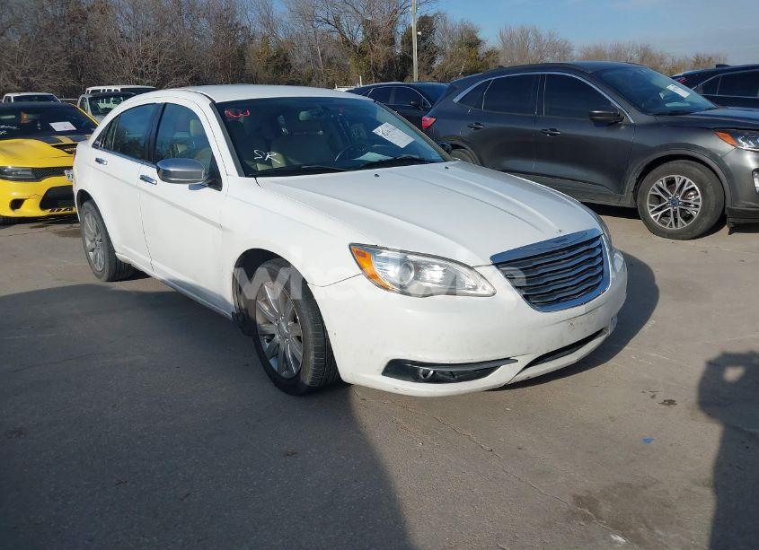 2014 Chrysler 200 LIMITED (VIN 1C3CCBCG2EN180458) main photo