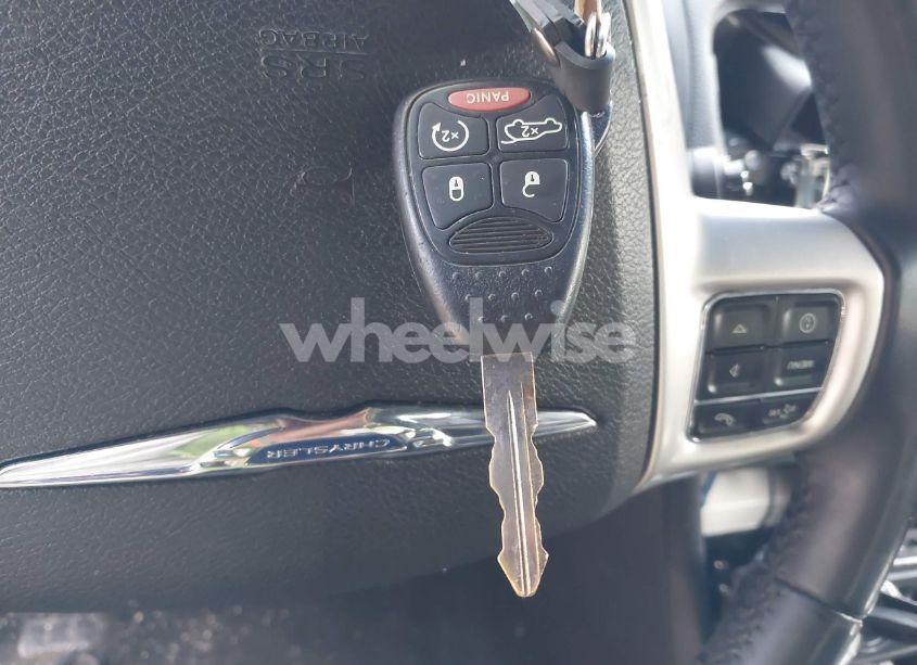 Photo 11 of 2014 Chrysler 200 LIMITED (VIN 1C3CCBCG2EN192433)