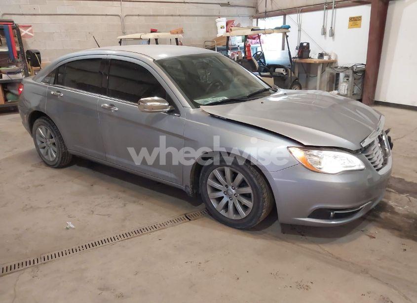 2014 Chrysler 200 LIMITED (VIN 1C3CCBCG2EN198183) main photo