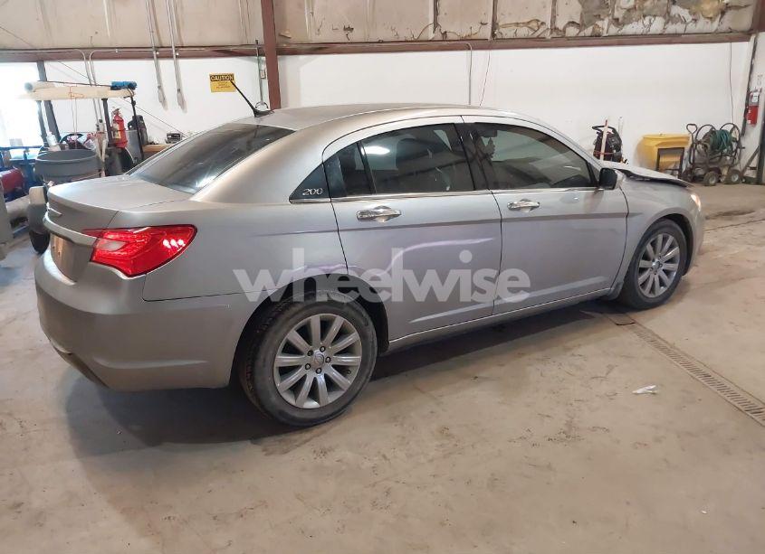 Photo 4 of 2014 Chrysler 200 LIMITED (VIN 1C3CCBCG2EN198183)