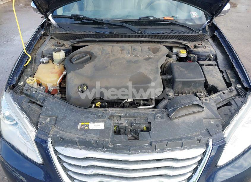 Photo 10 of 2014 Chrysler 200 LIMITED (VIN 1C3CCBCG2EN199155)