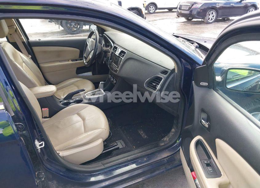 Photo 5 of 2014 Chrysler 200 LIMITED (VIN 1C3CCBCG2EN199155)