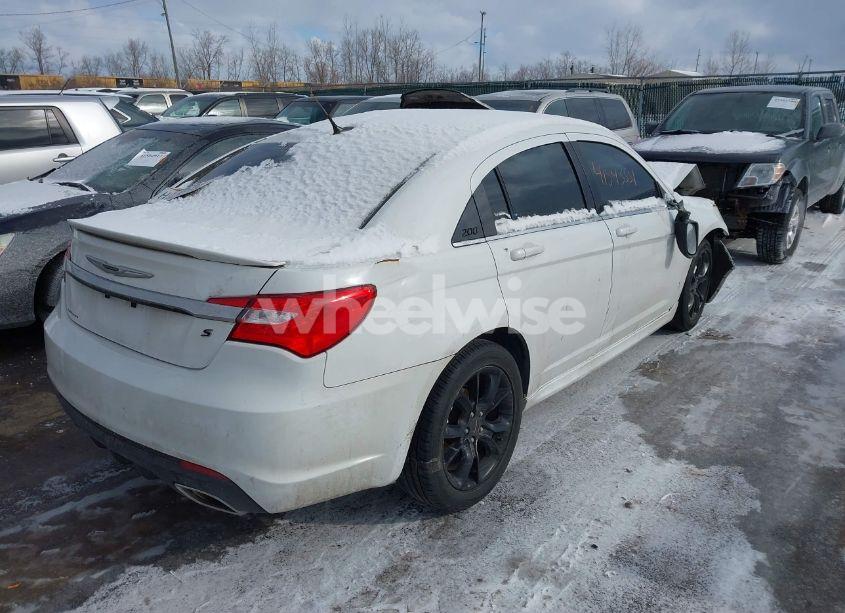 Photo 4 of 2013 Chrysler 200 LIMITED (VIN 1C3CCBCG3DN719264)