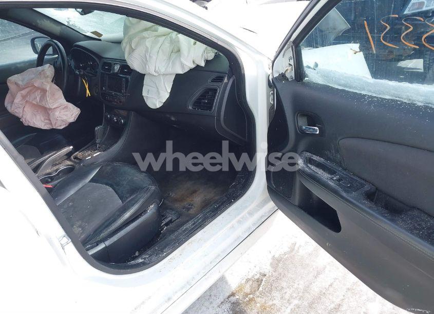 Photo 5 of 2013 Chrysler 200 LIMITED (VIN 1C3CCBCG3DN719264)