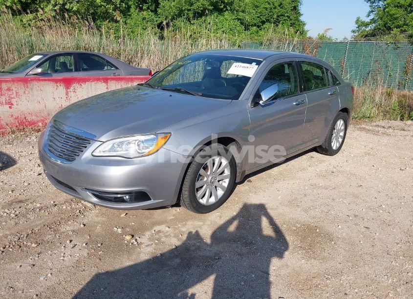 Photo 2 of 2014 Chrysler 200 LIMITED (VIN 1C3CCBCG3EN157576)