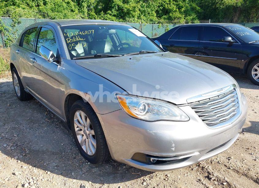 Photo 6 of 2014 Chrysler 200 LIMITED (VIN 1C3CCBCG3EN157576)