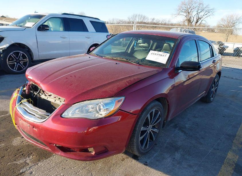Photo 2 of 2013 Chrysler 200 LIMITED (VIN 1C3CCBCG4DN522331)