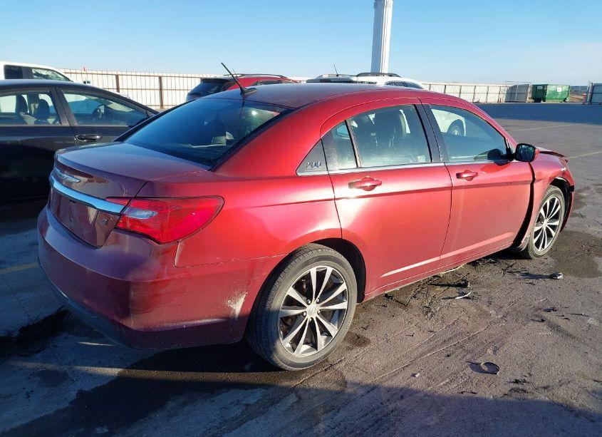 Photo 4 of 2013 Chrysler 200 LIMITED (VIN 1C3CCBCG4DN522331)