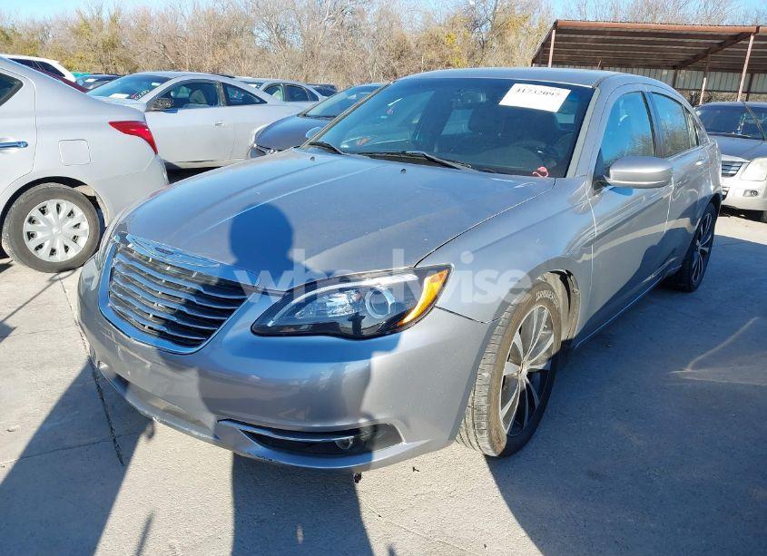Photo 2 of 2013 Chrysler 200 LIMITED (VIN 1C3CCBCG4DN522524)