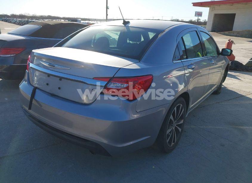 Photo 4 of 2013 Chrysler 200 LIMITED (VIN 1C3CCBCG4DN522524)