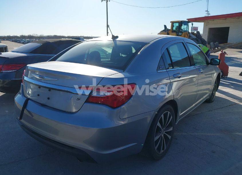 Photo 6 of 2013 Chrysler 200 LIMITED (VIN 1C3CCBCG4DN522524)