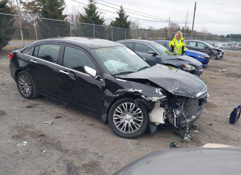 2013 Chrysler 200 LIMITED (VIN 1C3CCBCG4DN578348) main photo