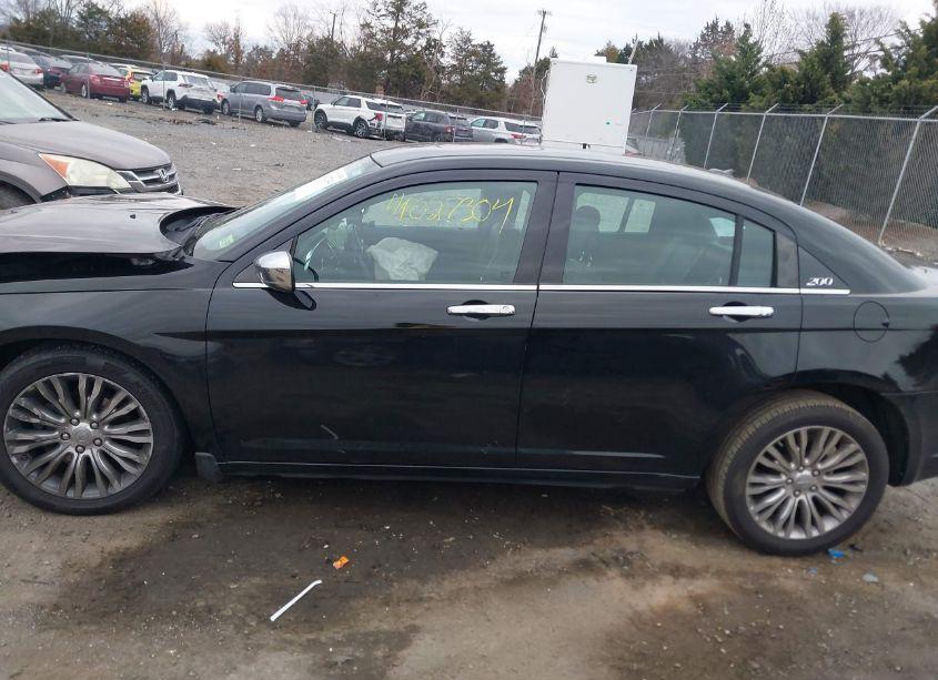 Photo 14 of 2013 Chrysler 200 LIMITED (VIN 1C3CCBCG4DN578348)
