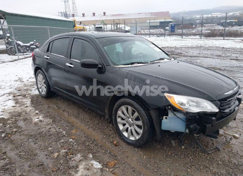 2013 Chrysler 200 LIMITED (VIN 1C3CCBCG4DN724439) main photo