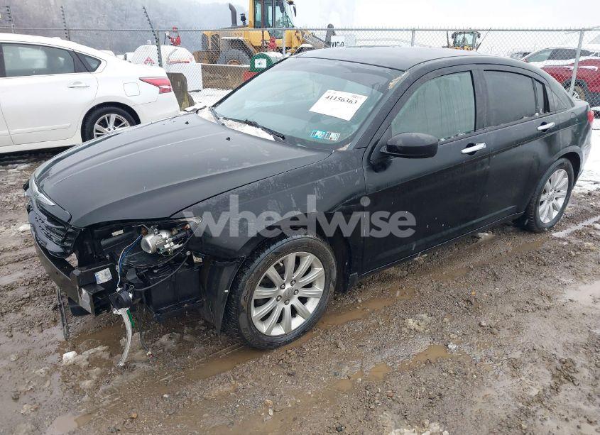 Photo 2 of 2013 Chrysler 200 LIMITED (VIN 1C3CCBCG4DN724439)