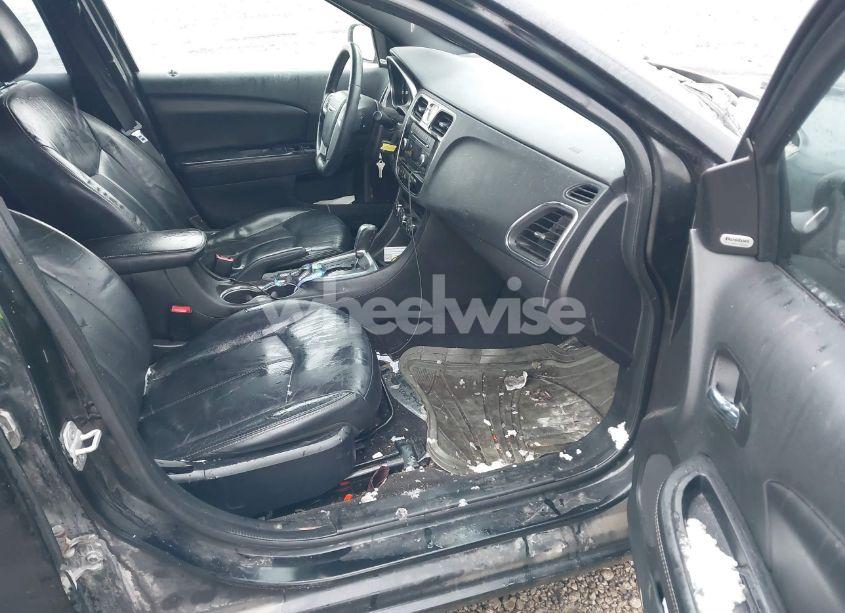 Photo 5 of 2013 Chrysler 200 LIMITED (VIN 1C3CCBCG4DN724439)