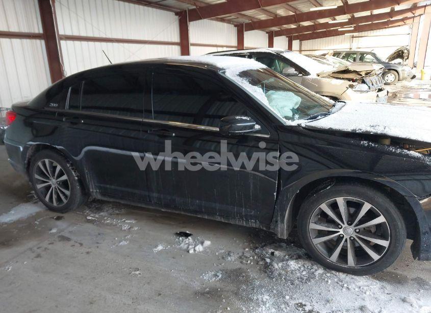 Photo 13 of 2014 Chrysler 200 LIMITED (VIN 1C3CCBCG4EN135635)