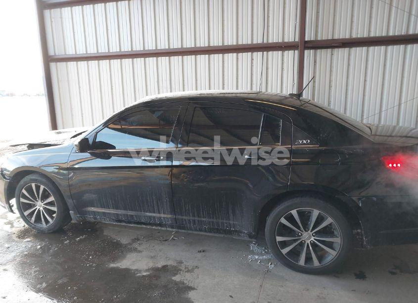 Photo 14 of 2014 Chrysler 200 LIMITED (VIN 1C3CCBCG4EN135635)